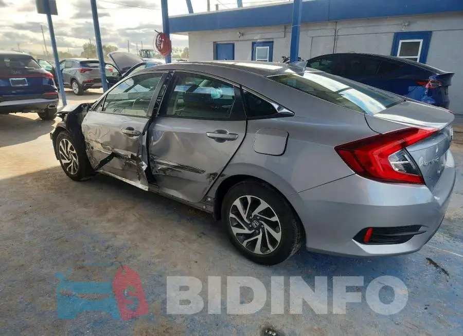 19XFC2F84HE218388 Photo# 2