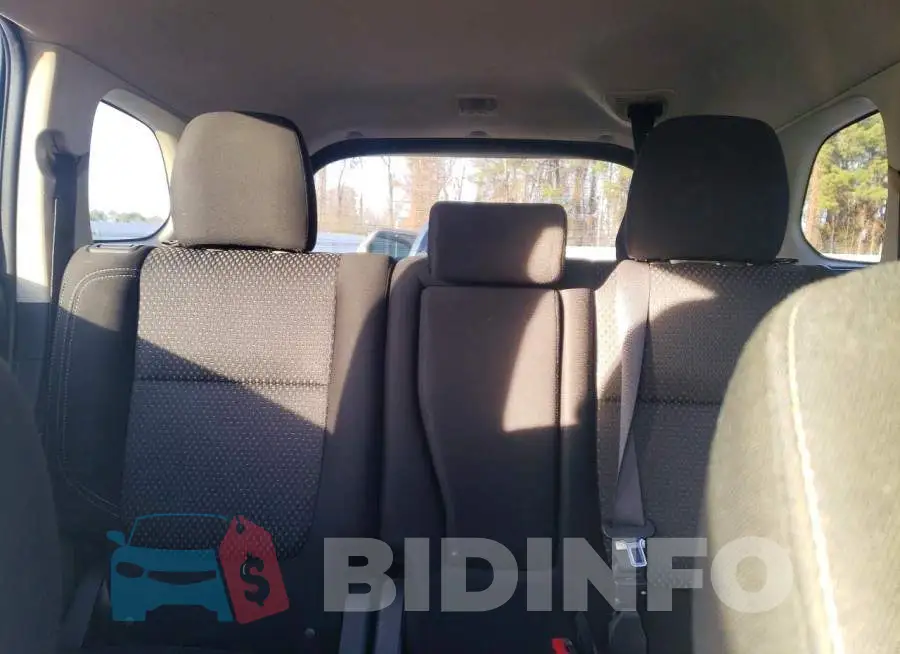 JA4AD2A31KZ005455 Photo# 10
