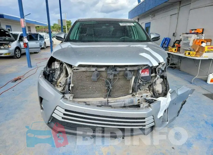 5TDZZRFH4JS258860 Photo# 5