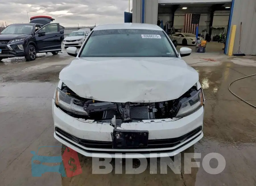 3VW167AJ8HM358746 Photo# 5