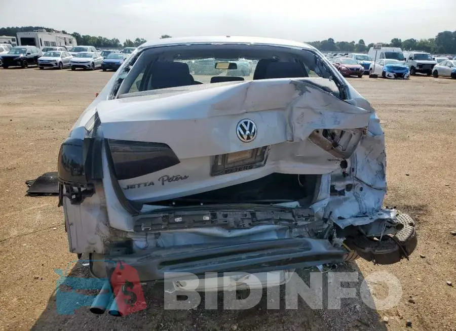 3VW2B7AJ0HM285131 Photo# 6