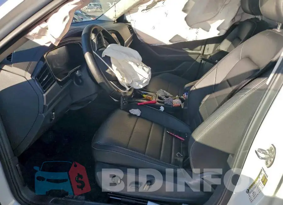 3VW7M7BU8RM094681 Photo# 7