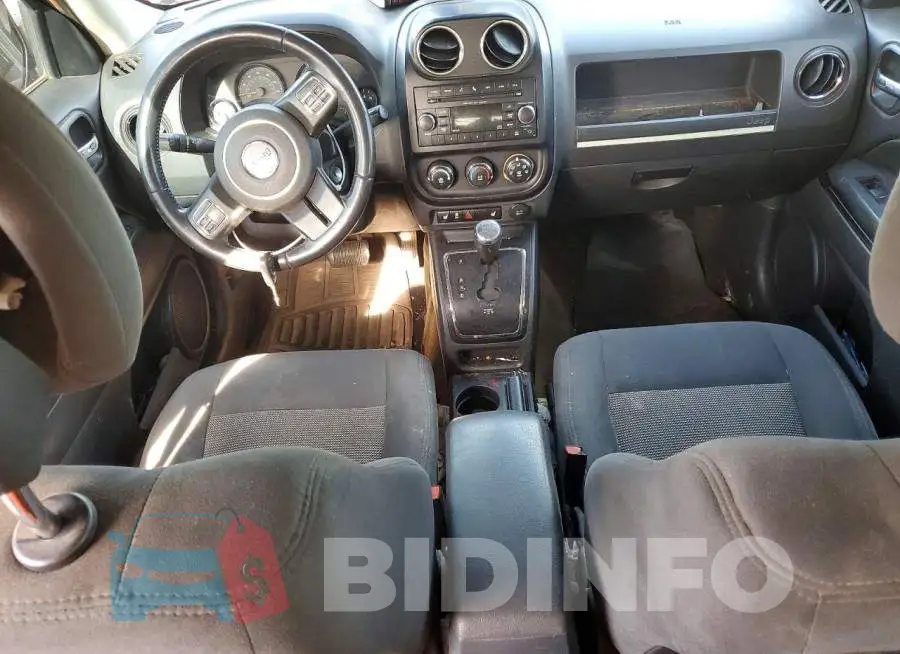 1C4NJPFB4HD160262 Photo# 8