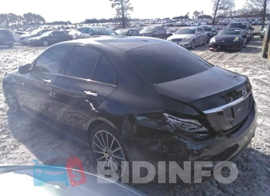 WDDWF8DB7KR458044 Photo# 2