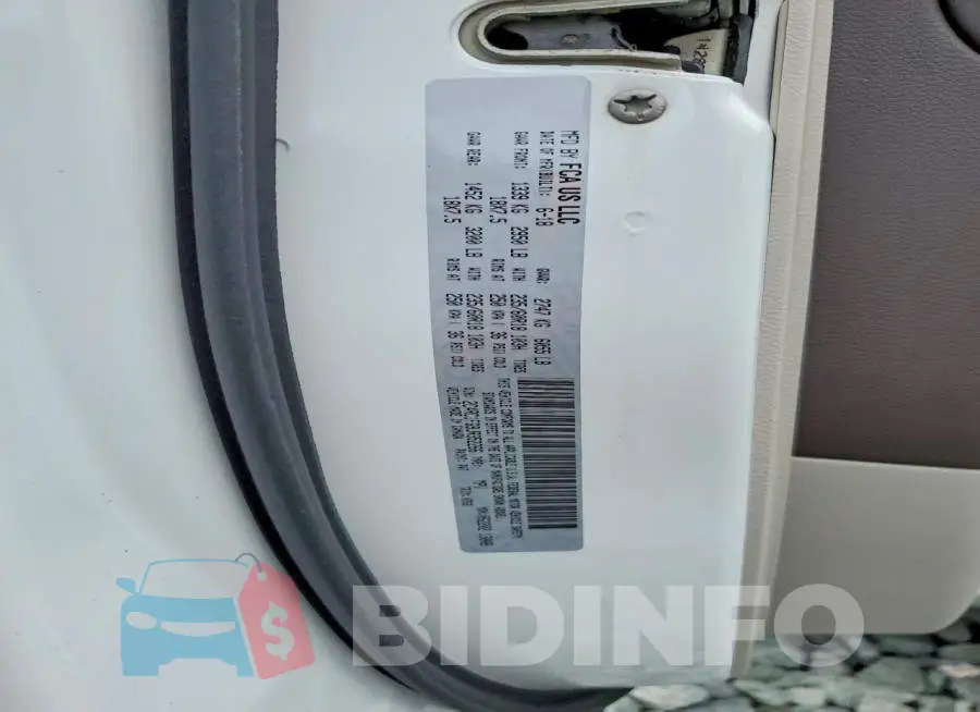 2C4RC1FG9JR352266 Photo# 13