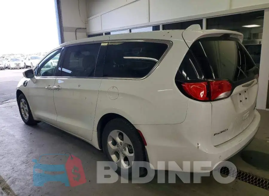 2C4RC1H72JR248361 Photo# 2