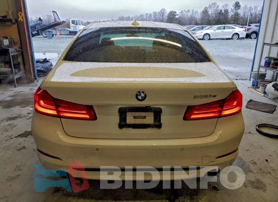 WBAJB1C57JB374314 Photo# 6