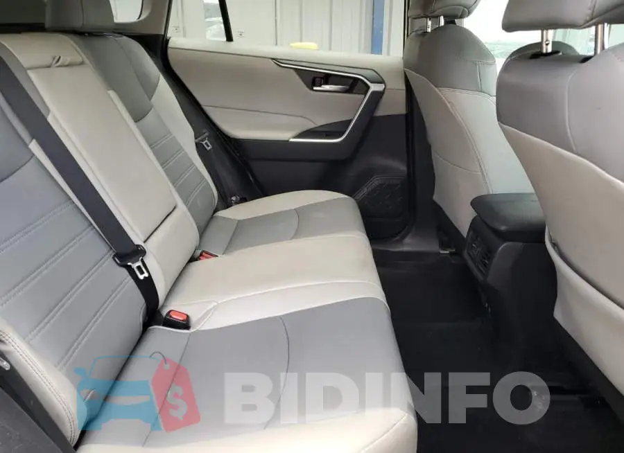 2T3A1RFV7MC187913 Photo# 11