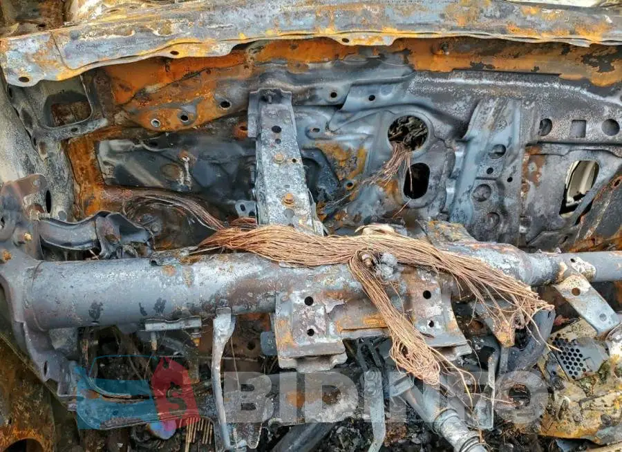 4T1BF1FK9HU778013 Photo# 9