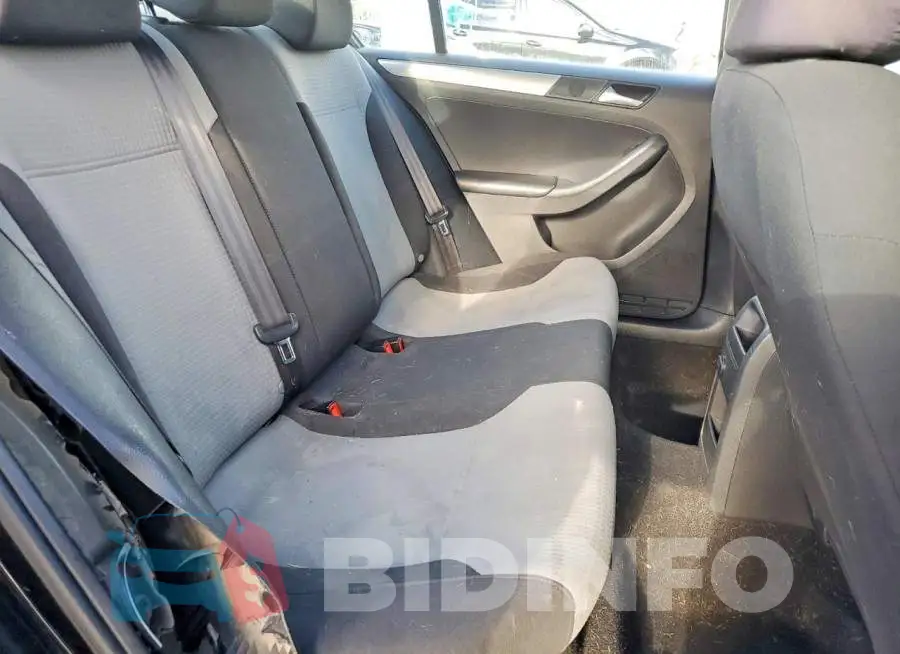 3VW2B7AJ5HM218413 Photo# 10