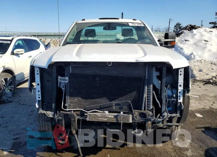 1GD32VCG5JZ174829 Photo# 5
