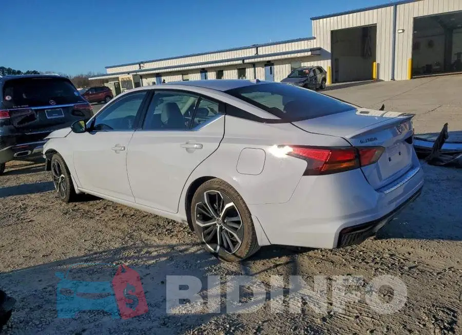 1N4BL4CV1PN321577 Photo# 2