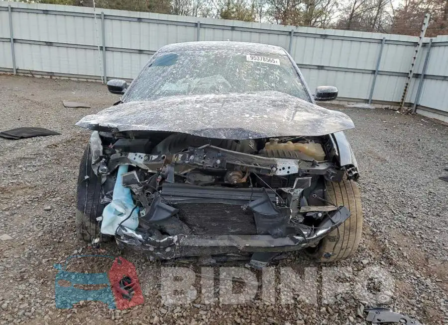 2C3CDXCT1HH603180 Photo# 5