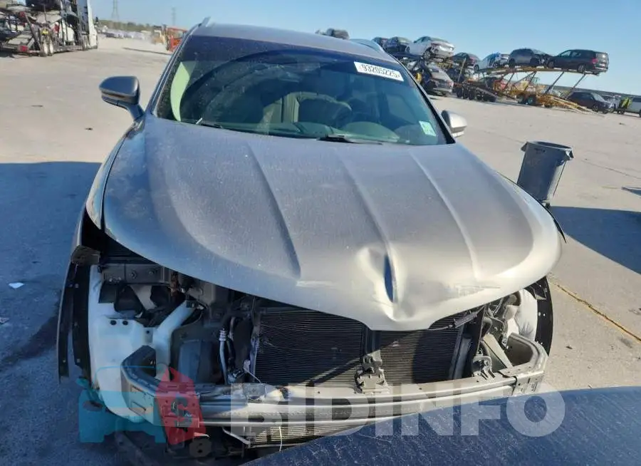 2LMPJ6KR3HBL52168 Photo# 5