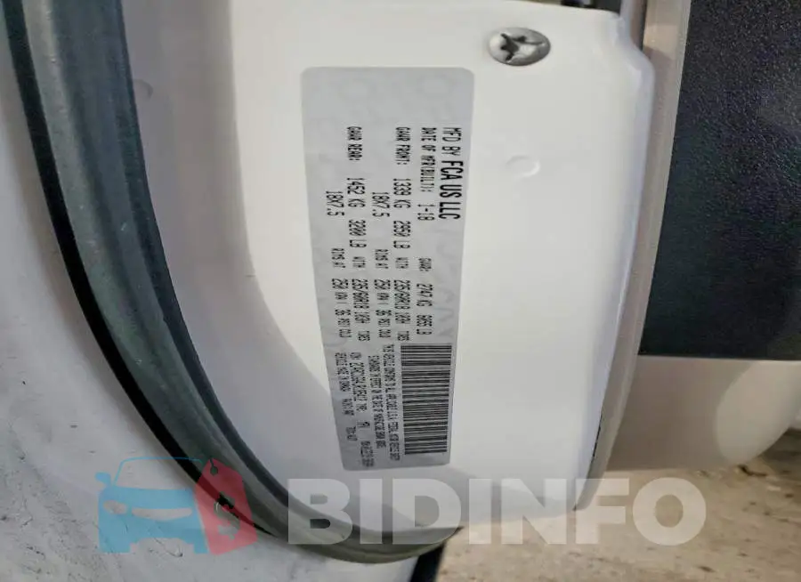 2C4RC1GG4JR185412 Photo# 13