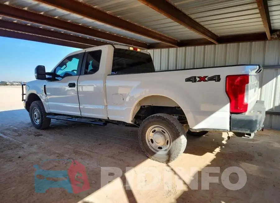 1FT7X2B65HED32974 Photo# 2