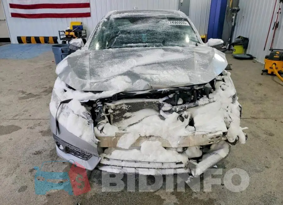 19XFC2F84HE055399 Photo# 5
