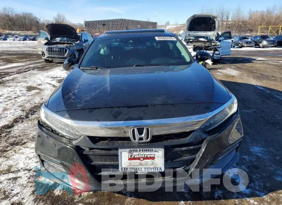 1HGCV2F95JA005014 Photo# 5
