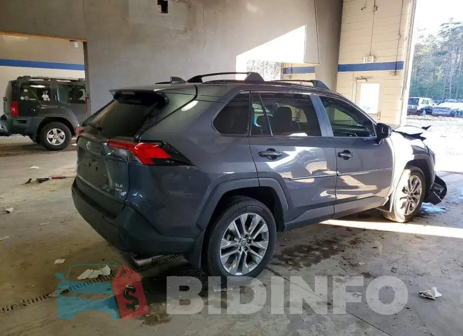 2T3A1RFV9SW532256 Photo# 3