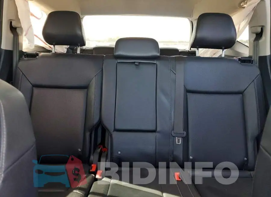 1V2WP2CA9KC589586 Photo# 10