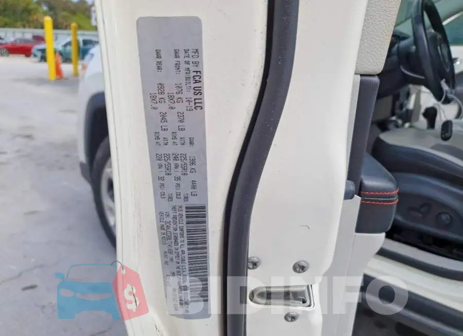 3C4NJCCB9LT141030 Photo# 14