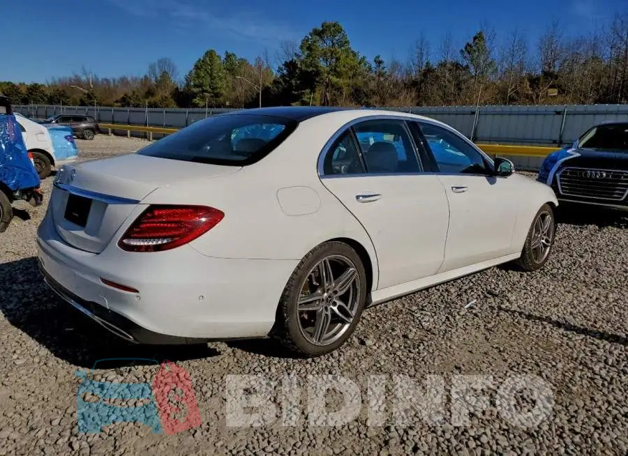 WDDZF4JB1HA276745 Photo# 3