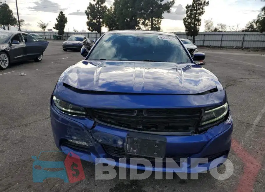 2C3CDXHG5JH272475 Photo# 5
