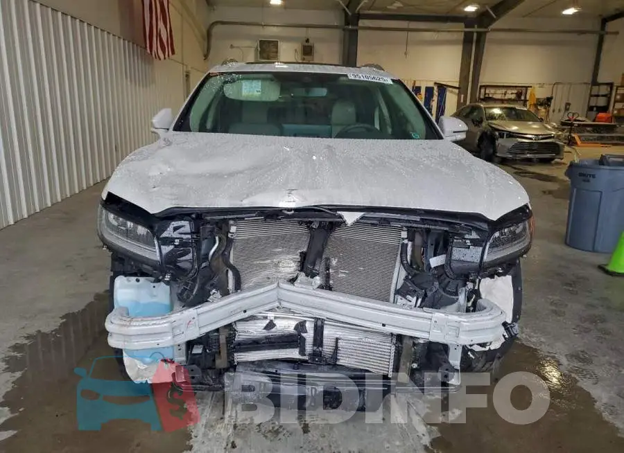 2LMPJ8KP9PBL27039 Photo# 5