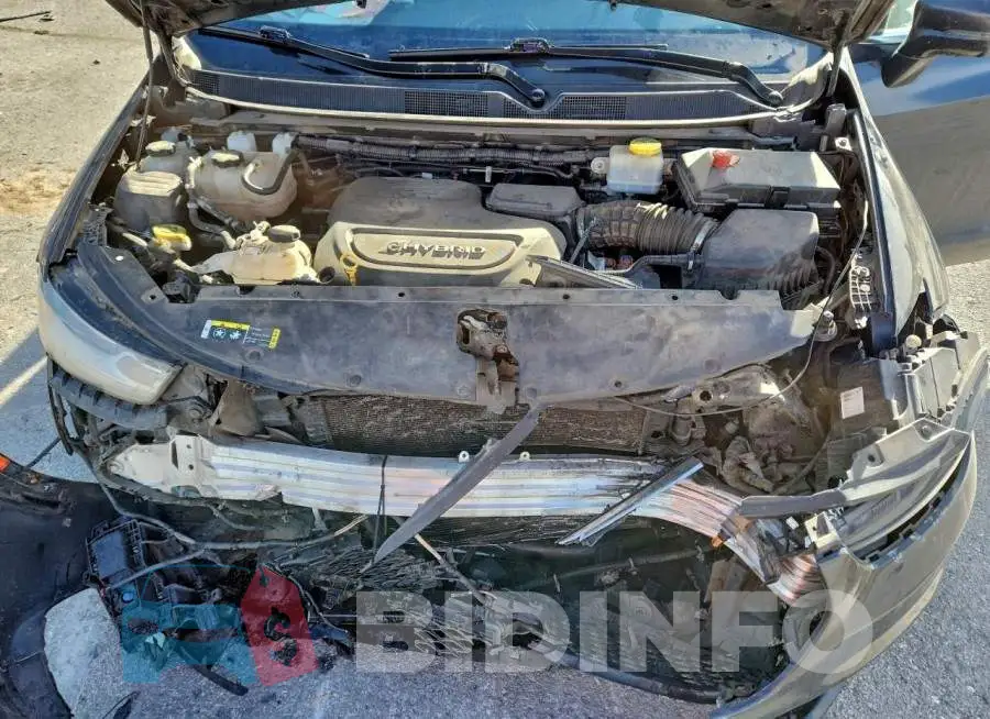 2C4RC1L73MR586380 Photo# 12