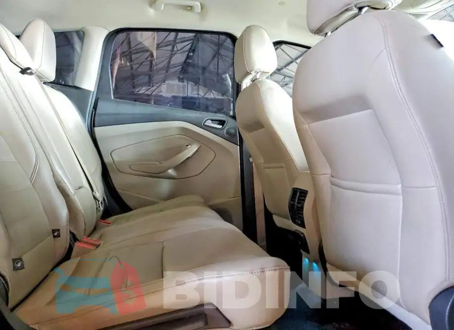 1FADP5FUXHL103012 Photo# 10