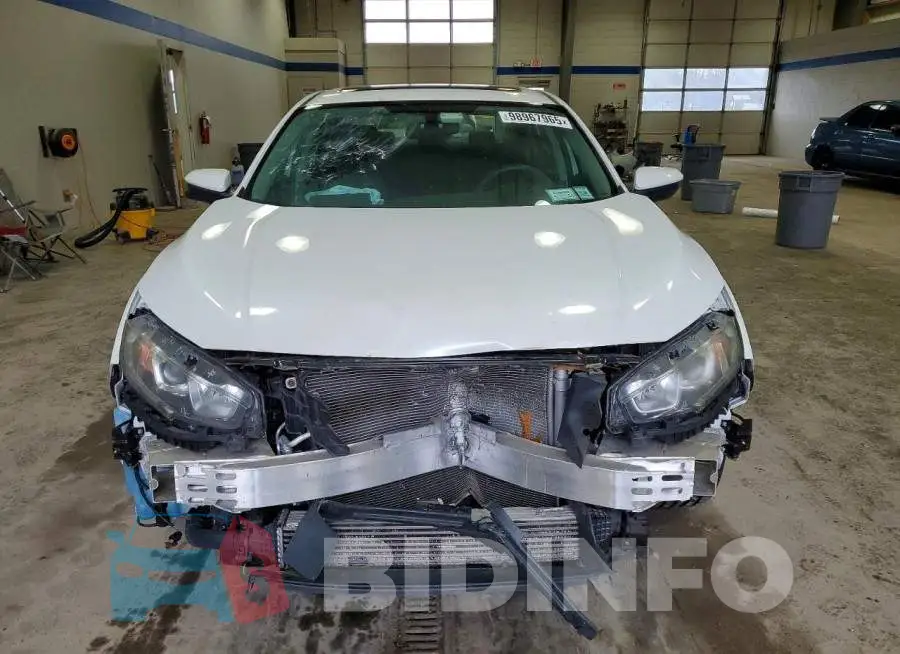 19XFC1F31HE210196 Photo# 5