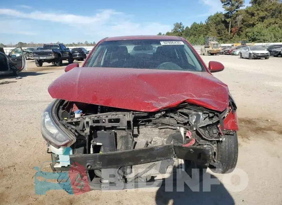 3KPC24A38KE051487 Photo# 5
