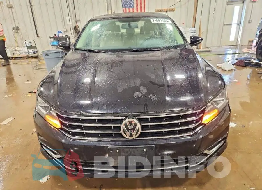 1VWLA7A3XKC009945 Photo# 5