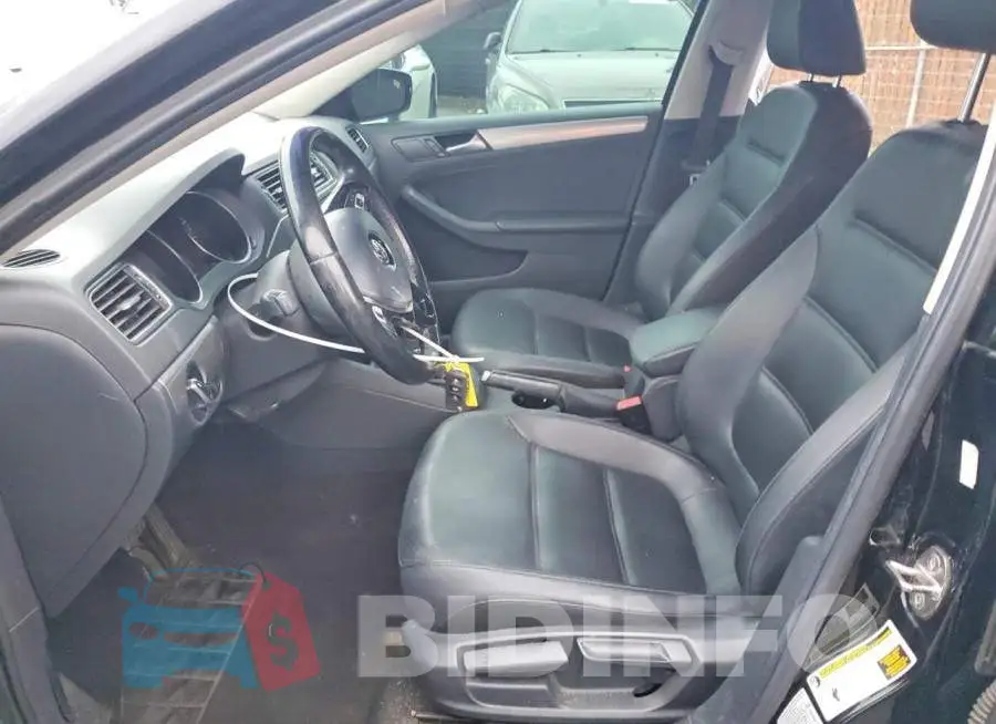 3VWDB7AJ1HM201522 Photo# 7