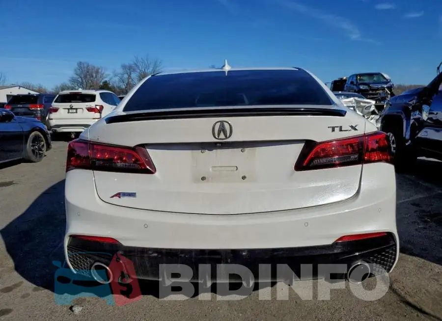 19UUB1F67KA002873 Photo# 6