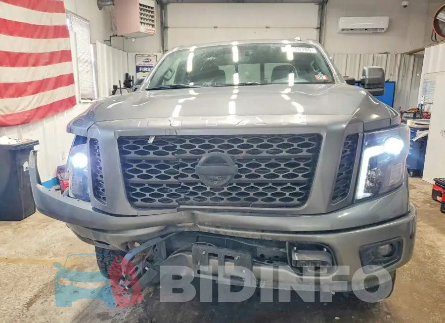 1N6AA1E50JN550621 Photo# 5