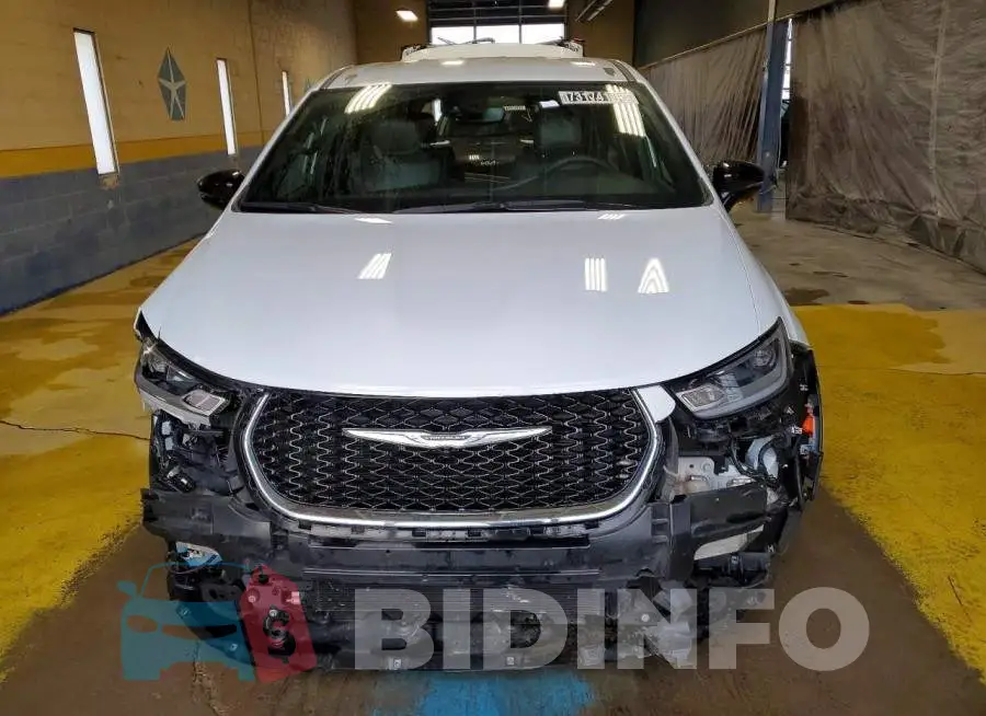 2C4RC1BG4SR502758 Photo# 5