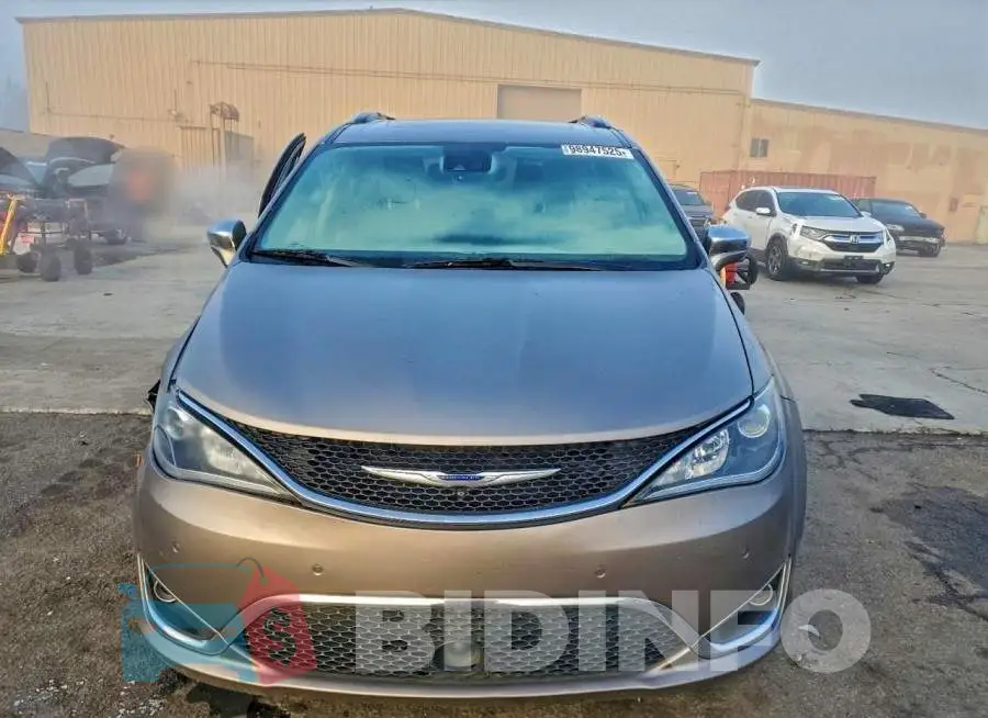 2C4RC1GGXJR330968 Photo# 5