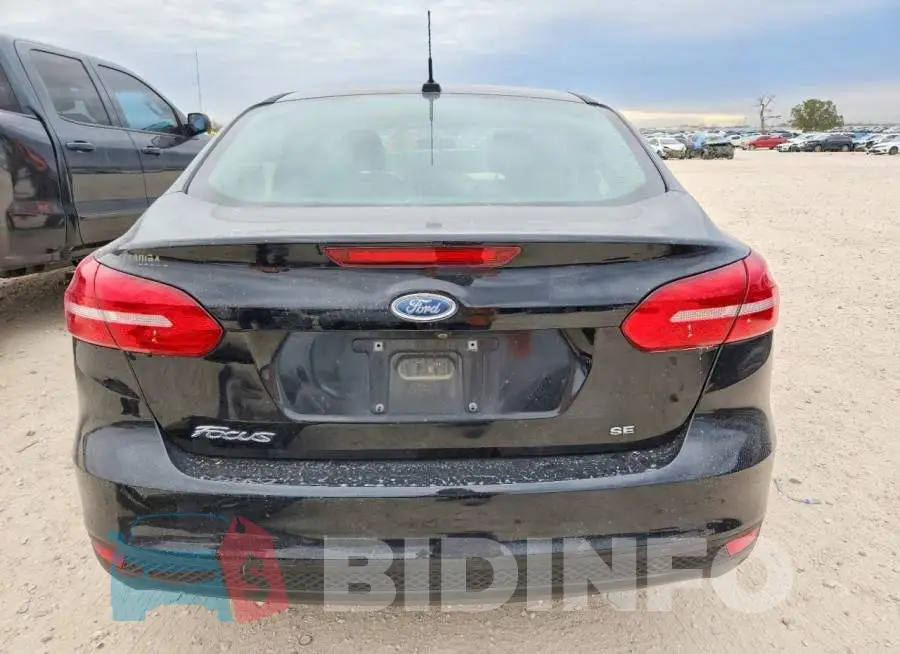 1FADP3F2XJL262069 Photo# 6