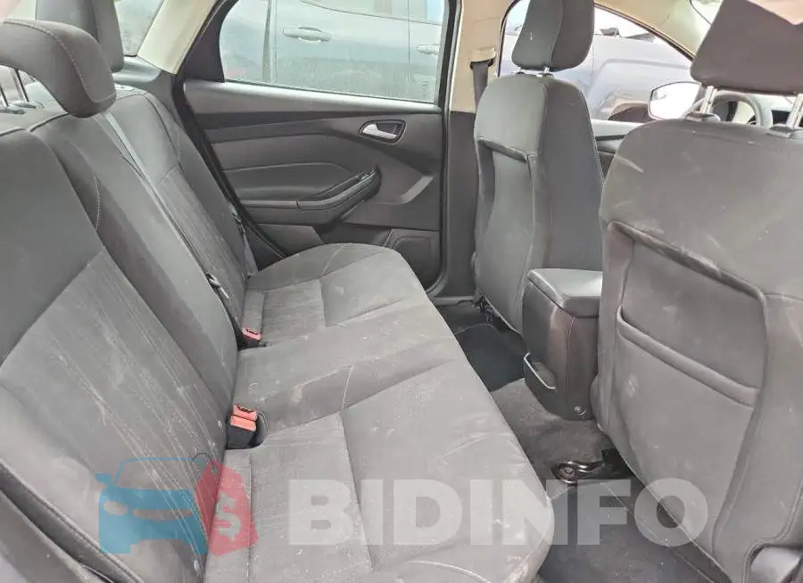 1FADP3F2XJL262069 Photo# 10