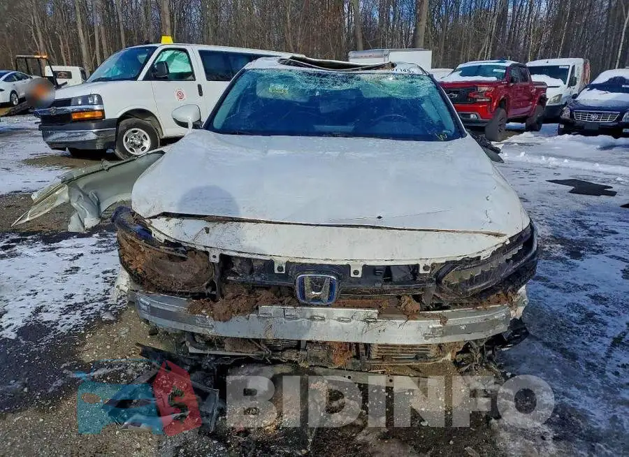 1HGCV3F58NA012435 Photo# 5