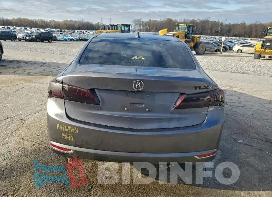 19UUB1F32JA008519 Photo# 6