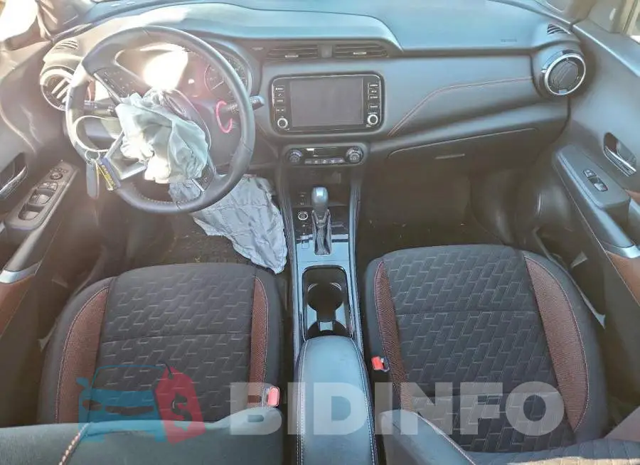 3N1CP5DV8PL575152 Photo# 8
