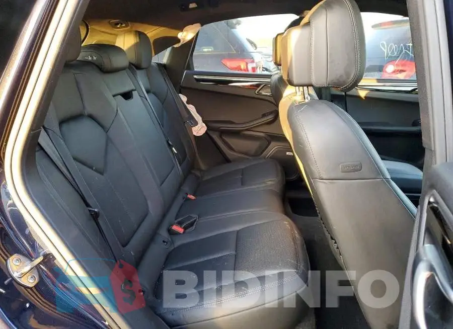 WP1AA2A54KLB08628 Photo# 10