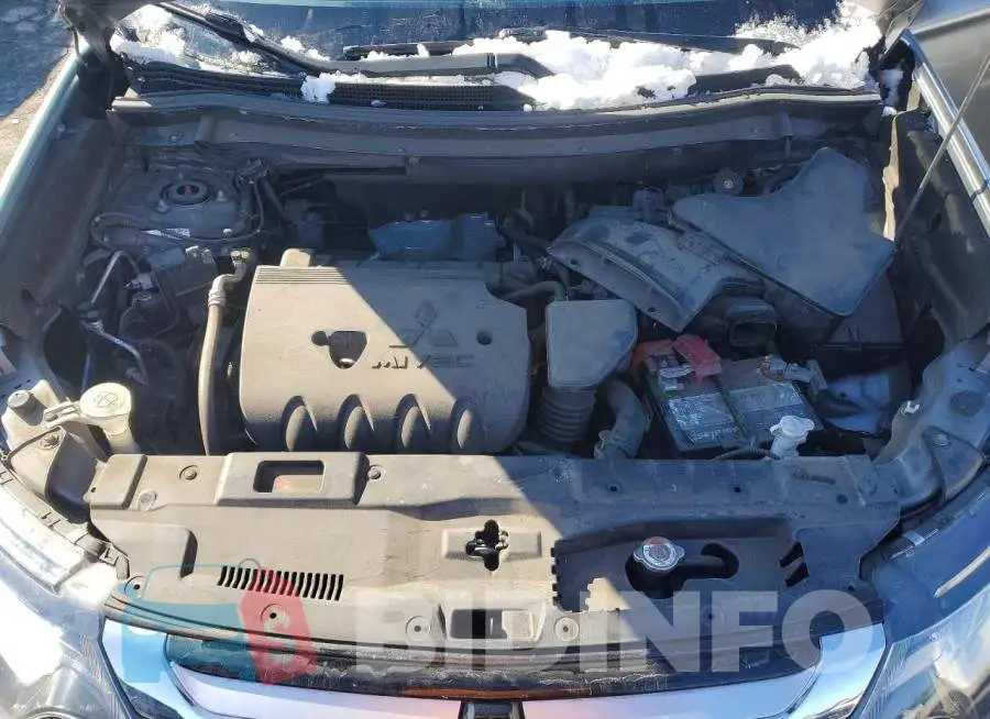 JA4AD2A38JZ052710 Photo# 12