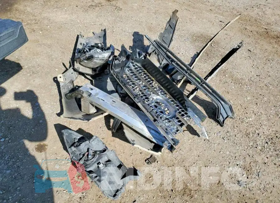 3TMCZ5AN1HM113734 Photo# 12