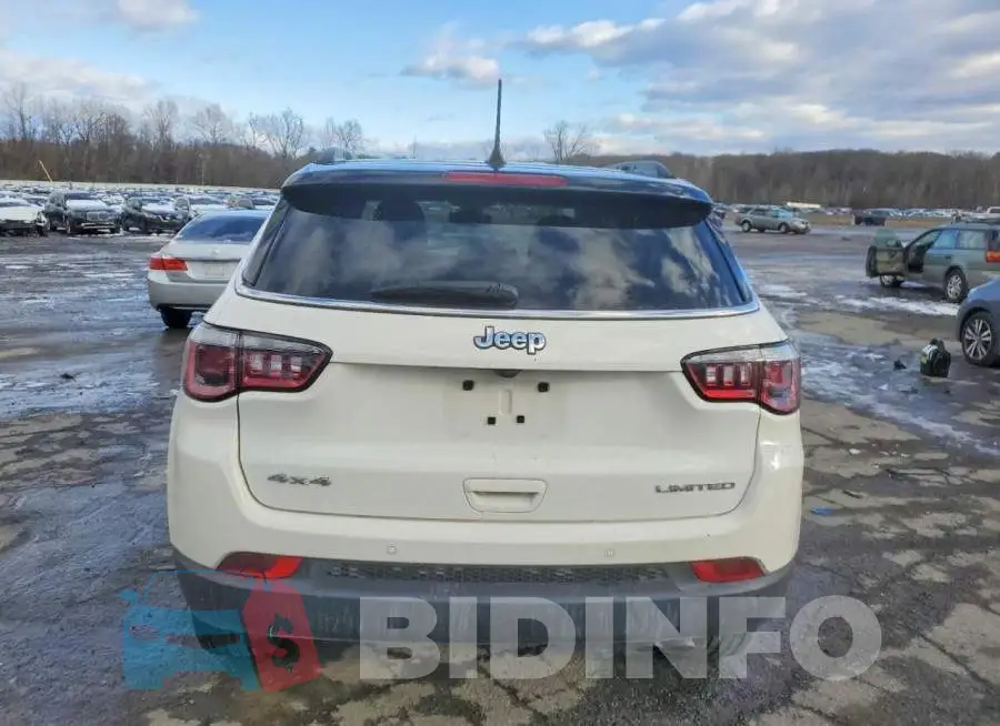 3C4NJDCB3LT204063 Photo# 6