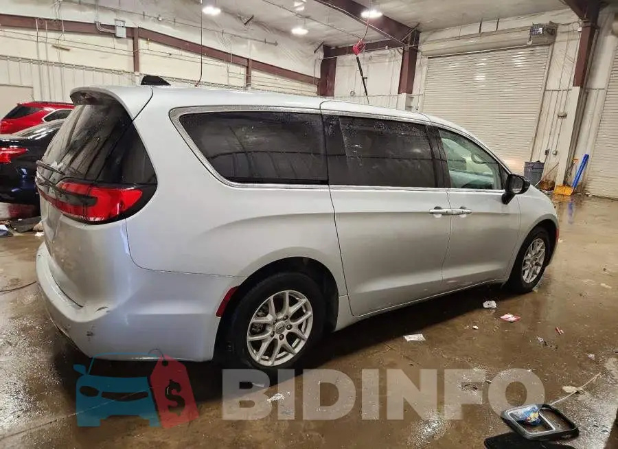 2C4RC1BG2RR173147 Photo# 3