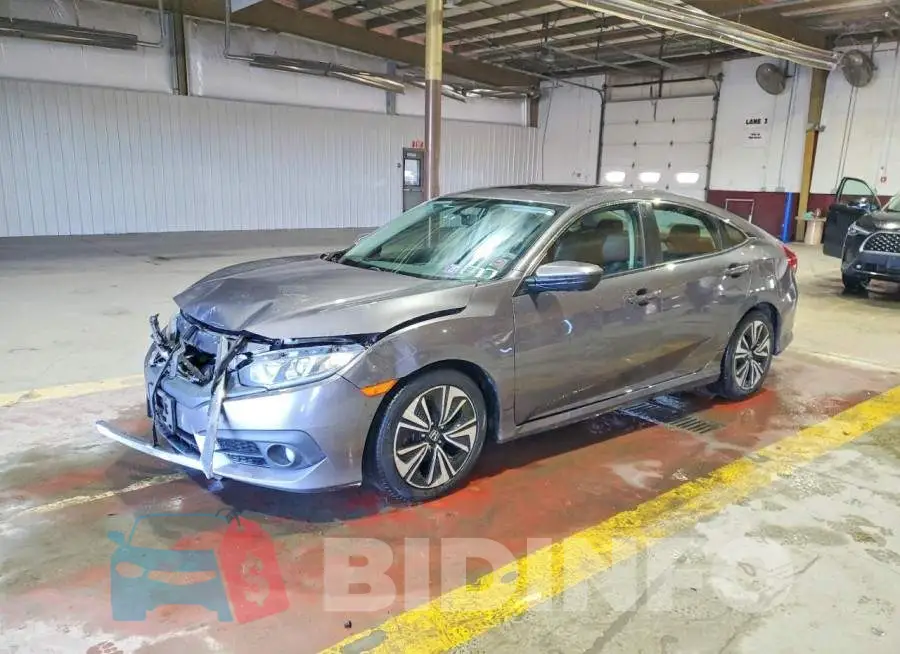 19XFC1F30HE213879 Photo# 1