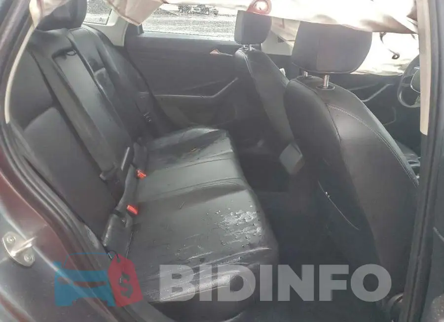 3VWCB7BU7LM065751 Photo# 10